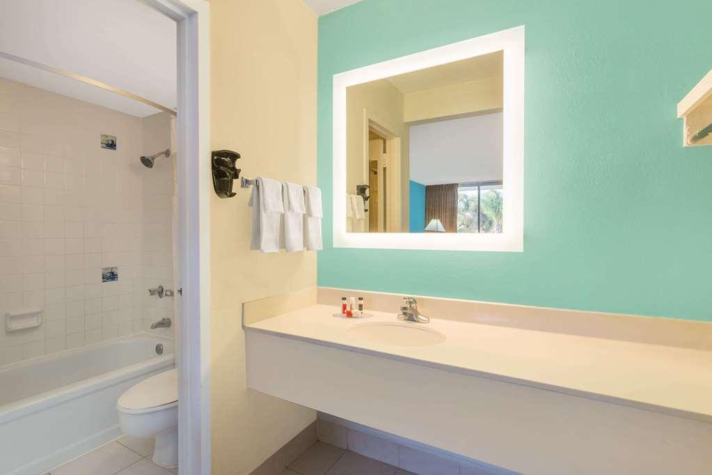 Howard Johnson By Wyndham Lakeland Ngoại thất bức ảnh