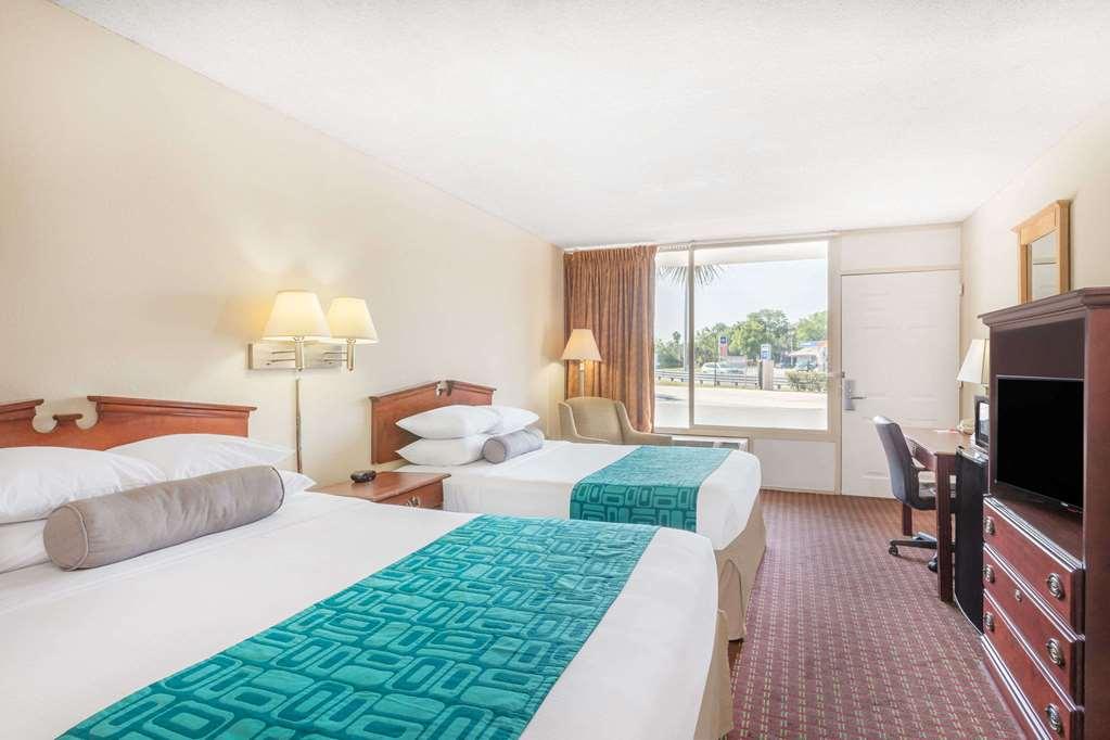 Howard Johnson By Wyndham Lakeland Phòng bức ảnh